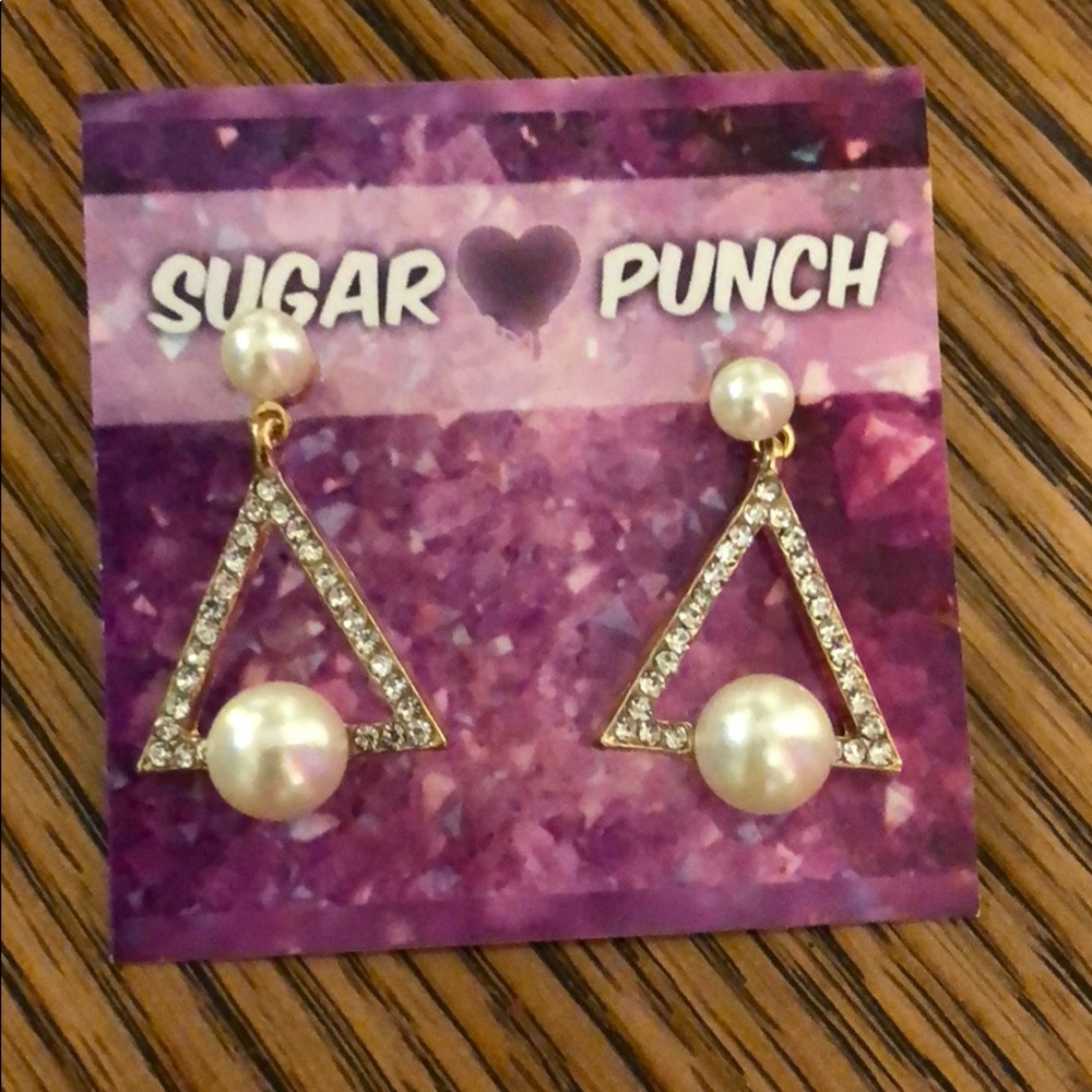 Gorgeous Gold and Pearl Earrings